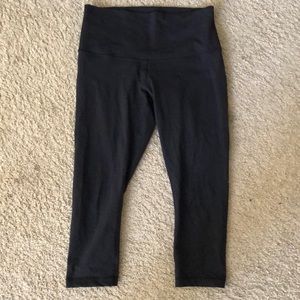 Lululemon high rise wunder under crops. Black.